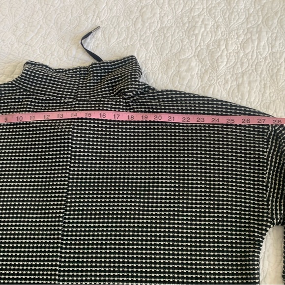 Westbound pull over shirt top, light Weight great for work out cover - Picture 4 of 8